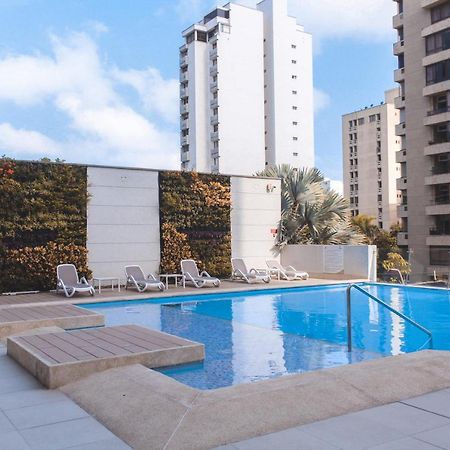 Hotel Barranquilla Plaza Esterno foto The swimming pool at the complex