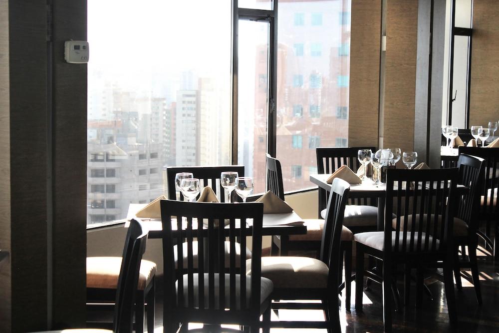 Hotel Barranquilla Plaza Esterno foto The restaurant