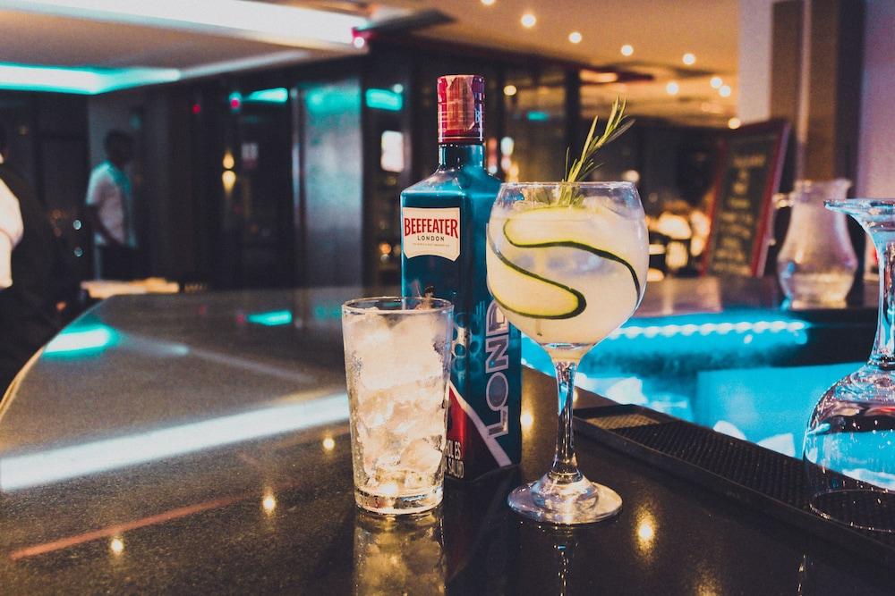 Hotel Barranquilla Plaza Esterno foto Beefeater Gin