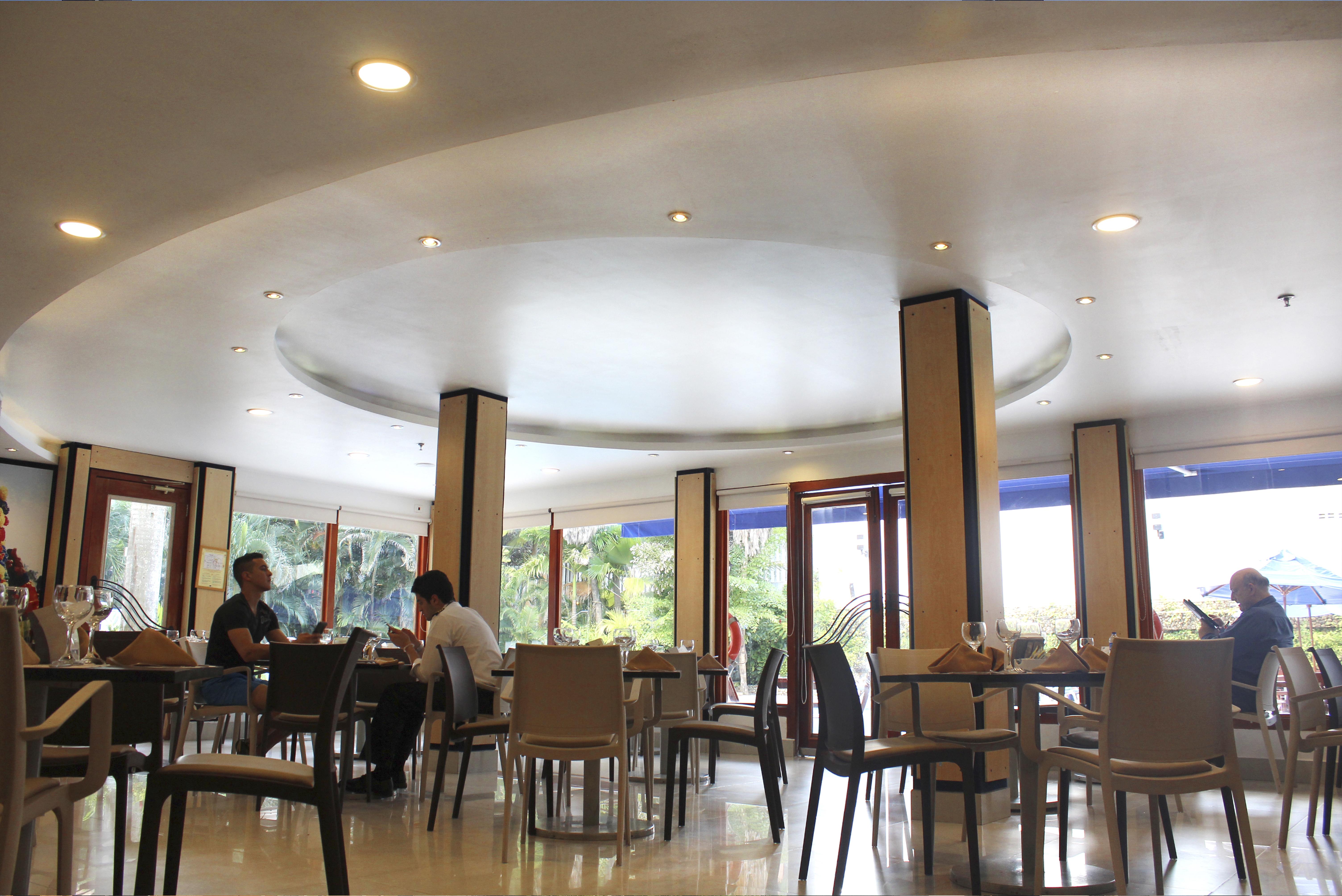 Hotel Barranquilla Plaza Esterno foto The interior of the restaurant