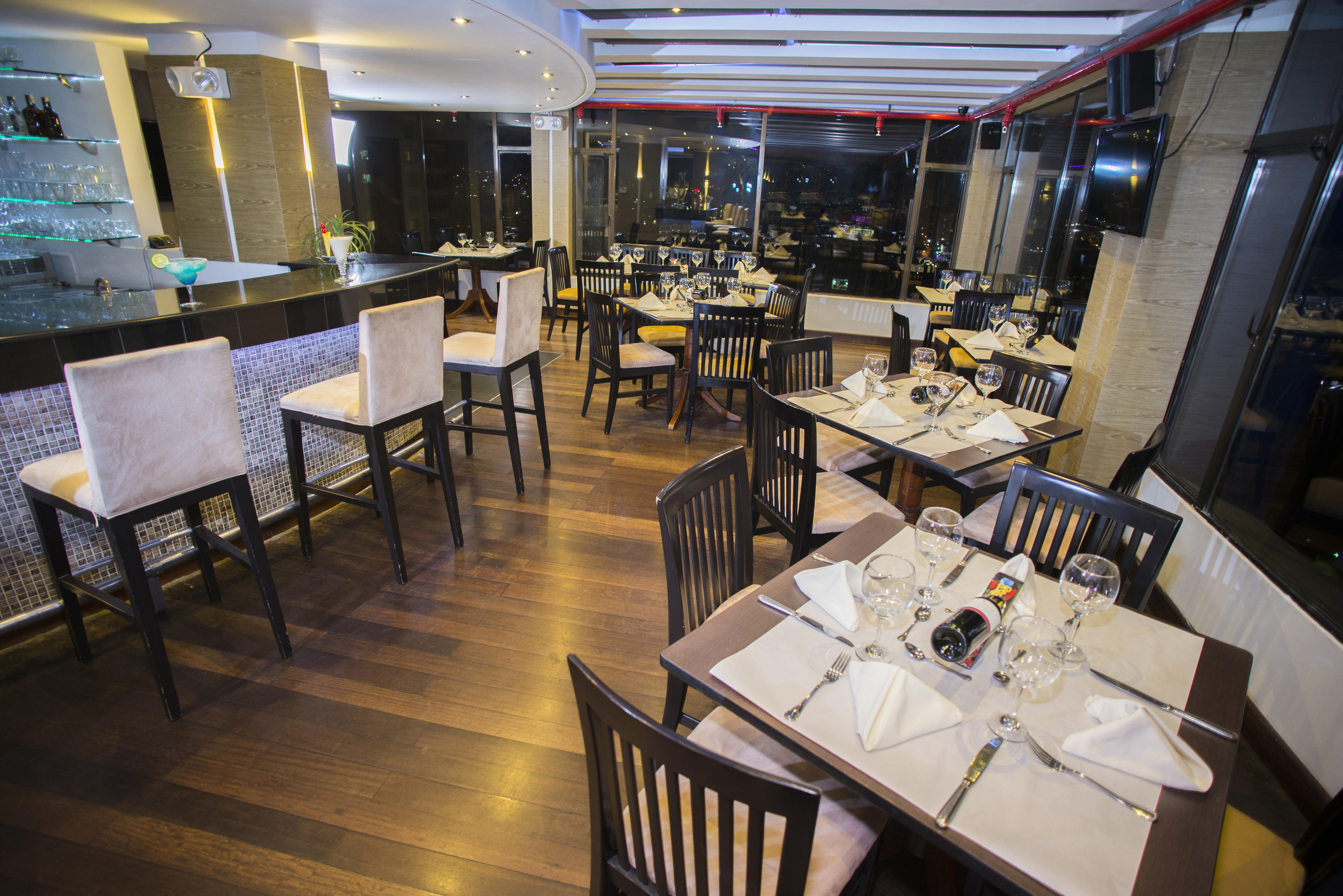 Hotel Barranquilla Plaza Esterno foto The interior of the restaurant