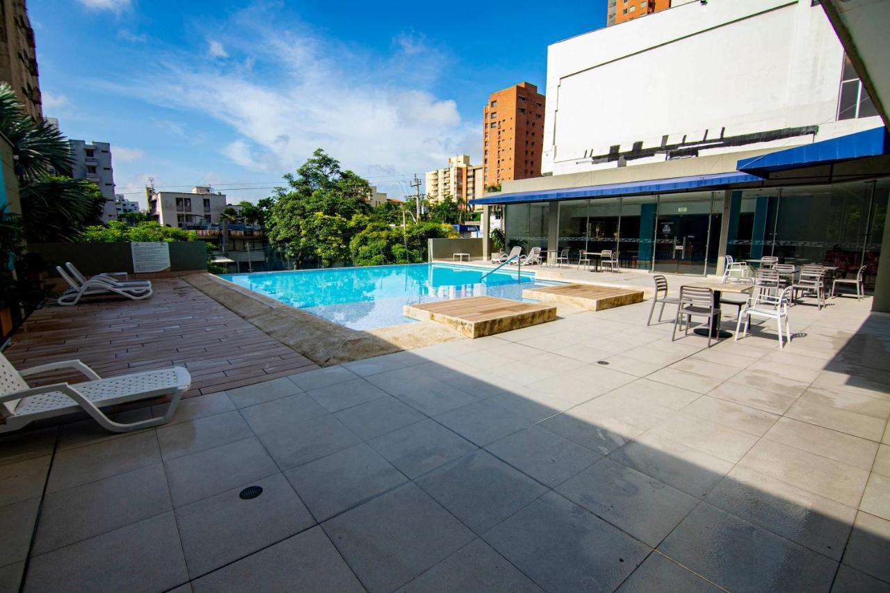 Hotel Barranquilla Plaza Esterno foto Hotel's pool