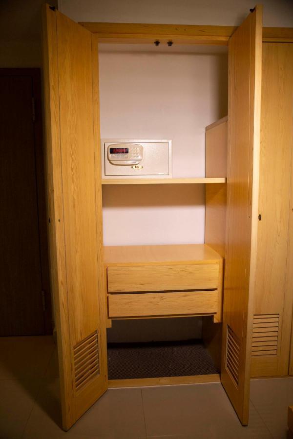 Hotel Barranquilla Plaza Esterno foto A safe in a hotel room