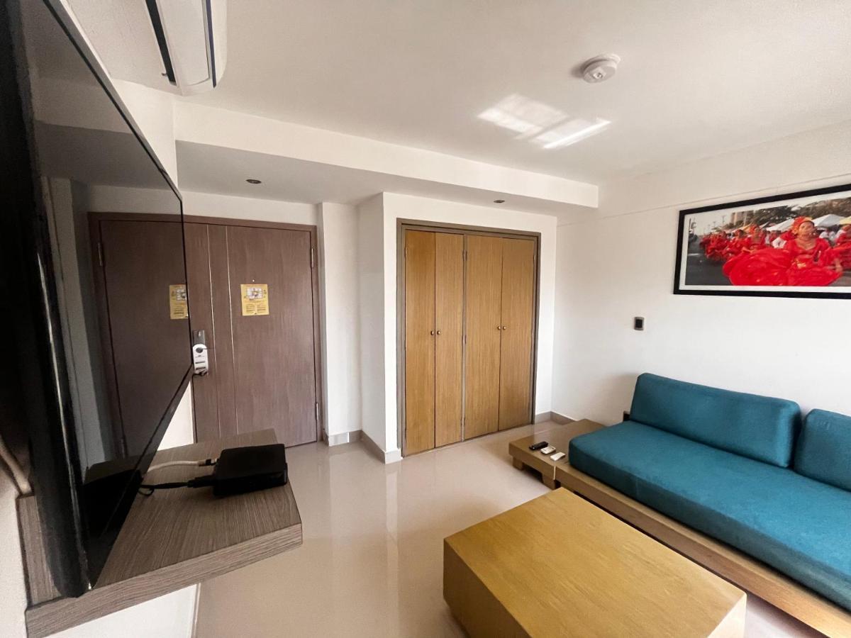 Hotel Barranquilla Plaza Esterno foto A room at the hotel